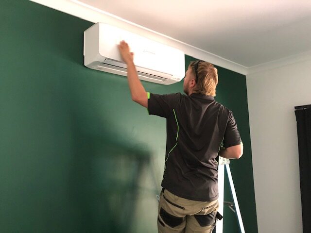 Limelight Electrix aircon experts providing air conditioning maintenance and repairs services to Perth homes.